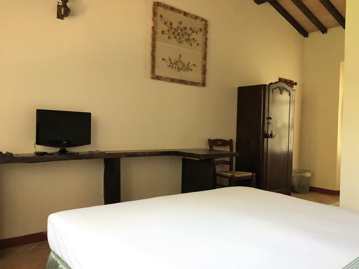 Casale Ai Poggi Vendégház Orbetello Kültér fotó